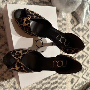 NOU LEOPARD HEELS SZ 39.5